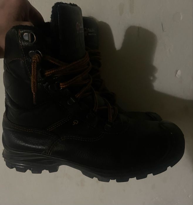 Продам берцы с металическим носком
