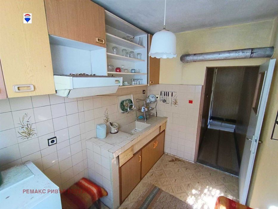 Продава се Къща в с. Юпер, Област Разград - 202 кв.м за 99 €/кв.м - Снимка #12