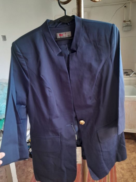 продам женские новый пиджак