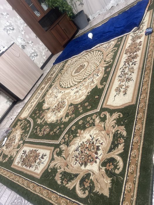 Продаю ковры в отличном состояний