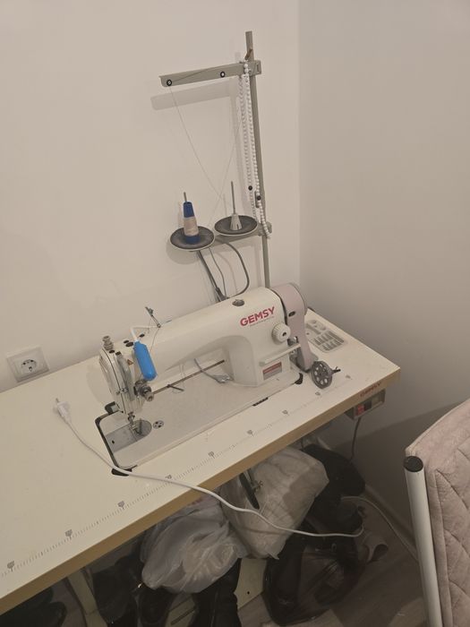 Швейный машина продам