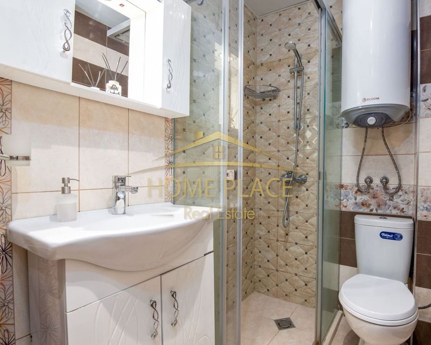 Тристаен, тухлен апартамен, Спортна зала