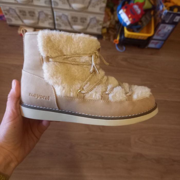Mayoral Намалени  Чисто нови Детски боти за момиче 33номер