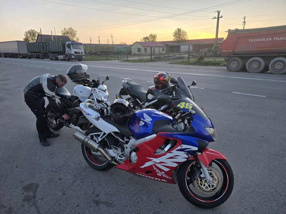 Vand honda cbr f4 600cc