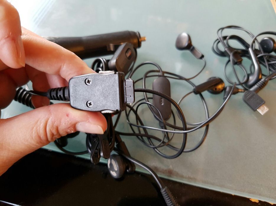 Лот Аксесоари за GSM  за 5 лв.