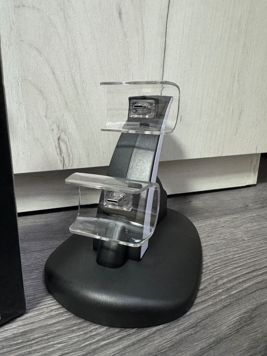Зареждаща Dock станция за джойстици PS5