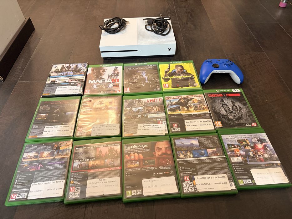 Vand Xbox One S de 500 gb alb impecabil  cu 14 jocuri si o maneta