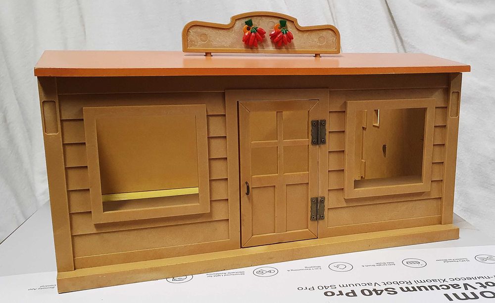 Дървена къща за кукли