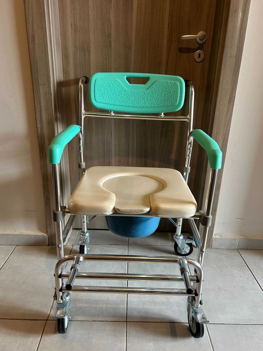 Комбиниран стол за баня и тоалетна