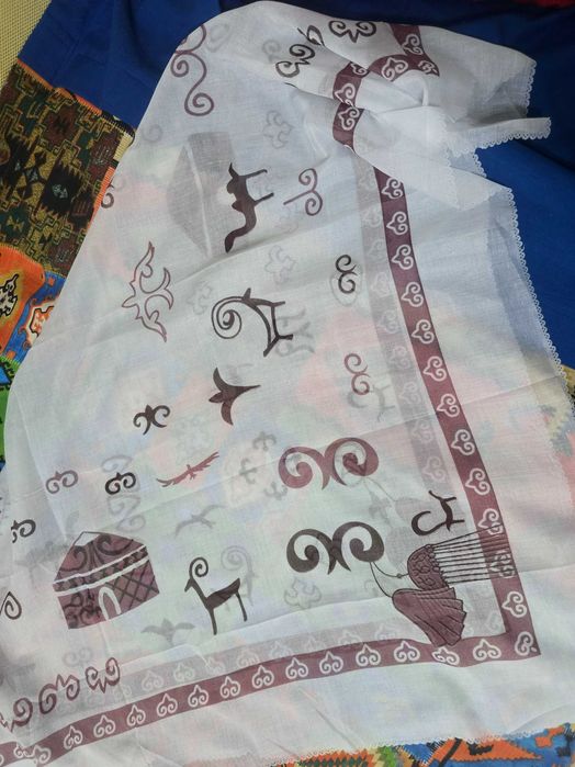 Платки женские с этнорисунком
