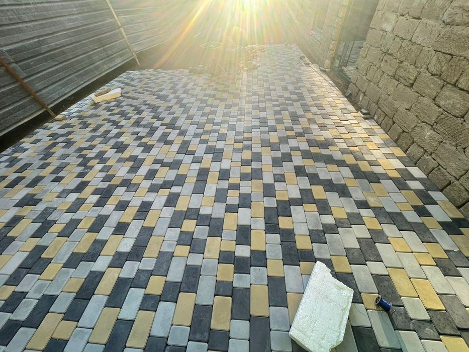 Брусчатка , Бордюр , водосток