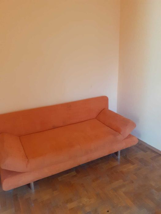 Apartament cu 3 camere de închiriat