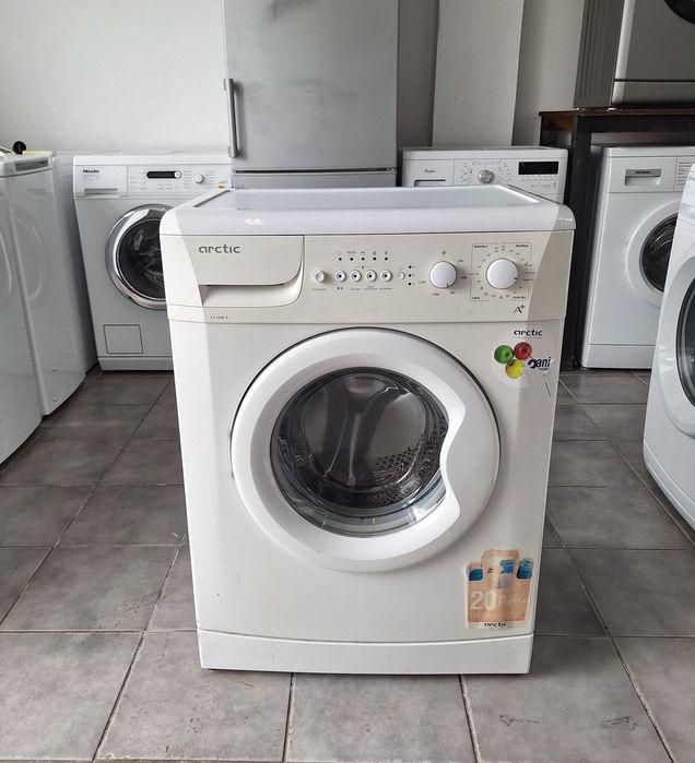 LICHIDARE DE STOC.  Masină de spălat rufe Arctic  / cbb 12168