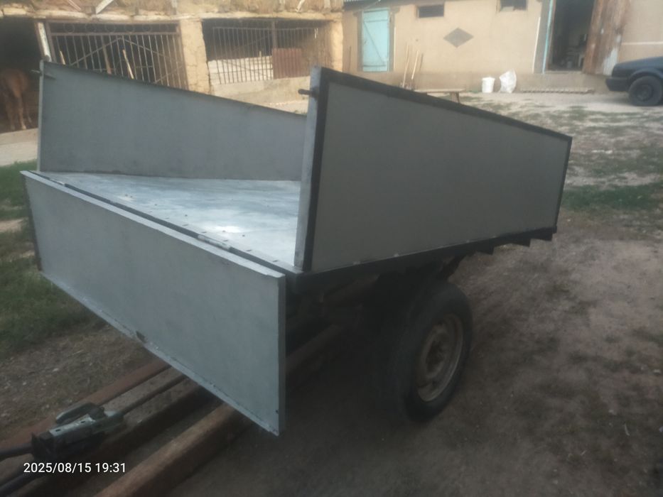 Екі прицеп жеңіл көлікке