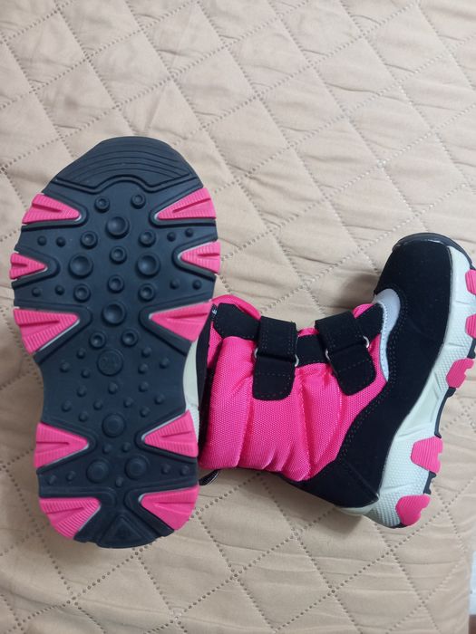 Продаётся детская зимняя обувь для девочек