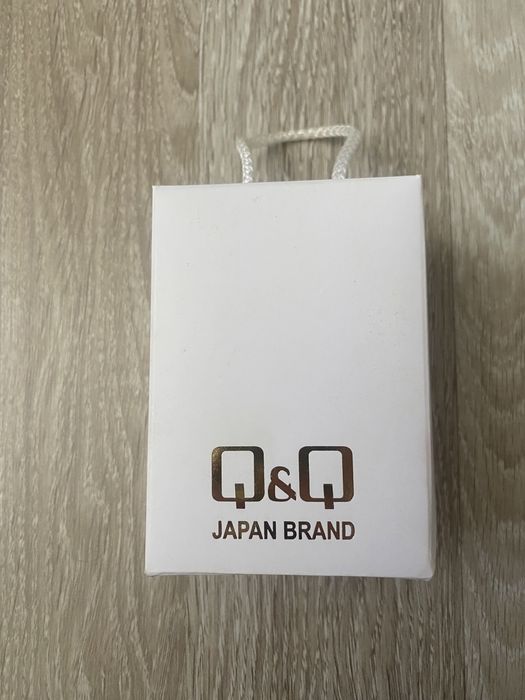 Ceas Q&Q in garantie, rezistent la apa