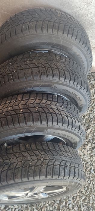 Продам липучки Triangle  225/70 R16