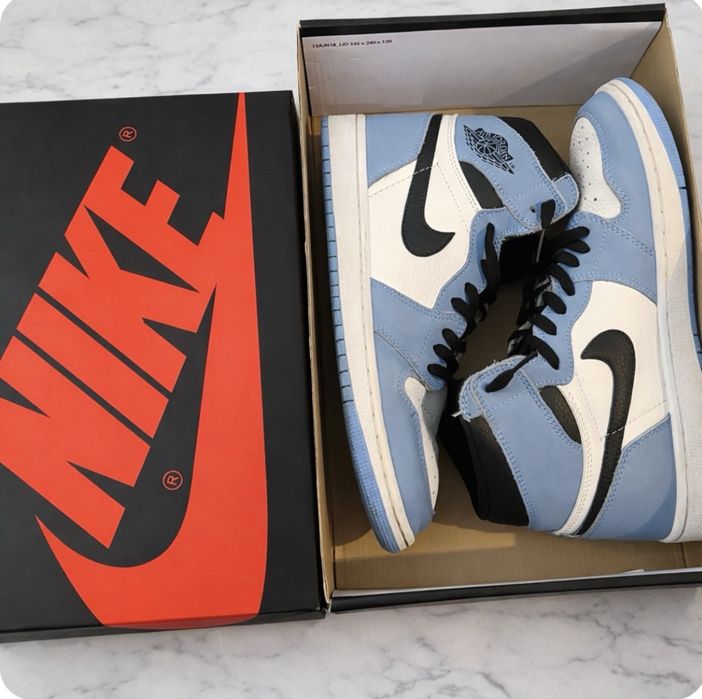 Air Jordan 1 Retro High University Blue