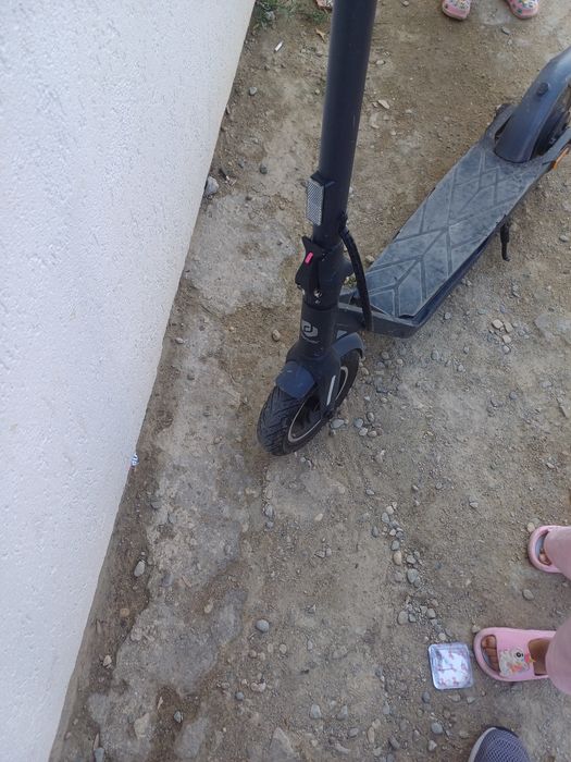 Vând trotineta electrica