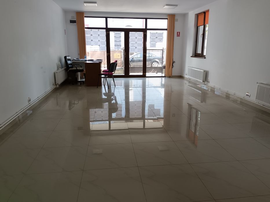 Spatiu de închiriat , 65mp. Deschidere la strada