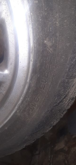 Продам 2 колеса с дисками