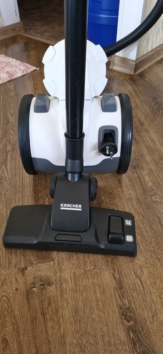 Продам Пылесос Karcher