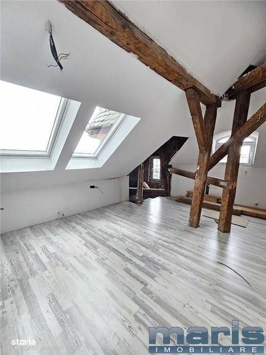 Apartament 3 camere 2 bai Ultracentral 95 mp la mansarda