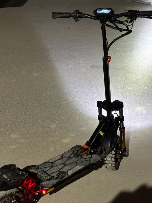 Электросамокат.