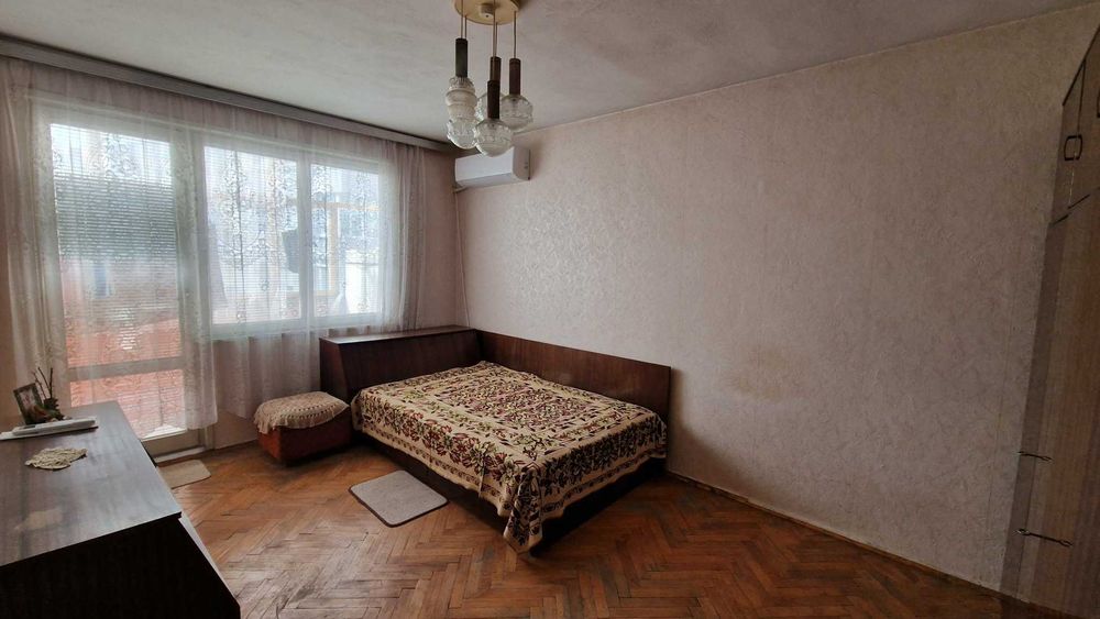 Дава се под наем Двустаен апартамент в Русе, Център - 70 кв.м за 289.17 € - Снимка #4