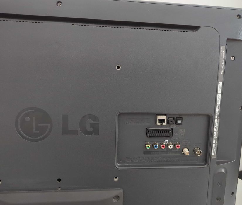 32" LB580V LG Smart TV