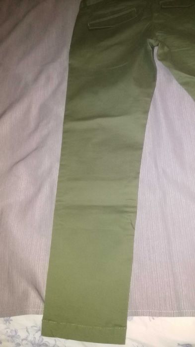 Pantaloni TaperedFit cropped Marca Mango Blugi Barbatesti Verde Fistic