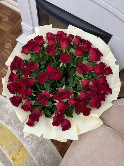 71штук красный розы.