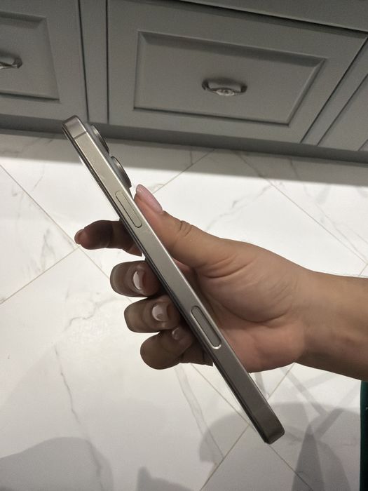 Iphone 16 pro max silver