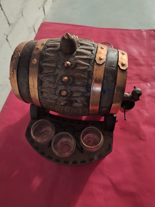 Немско буре за ракия с чаши