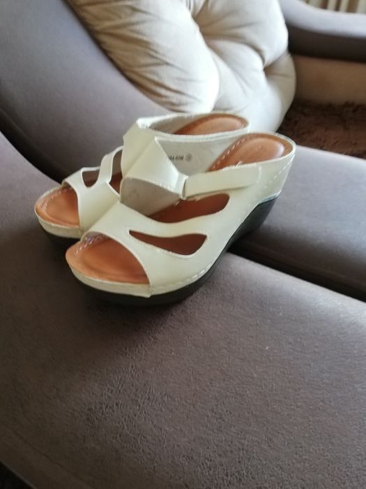 Кожаное новое сабо