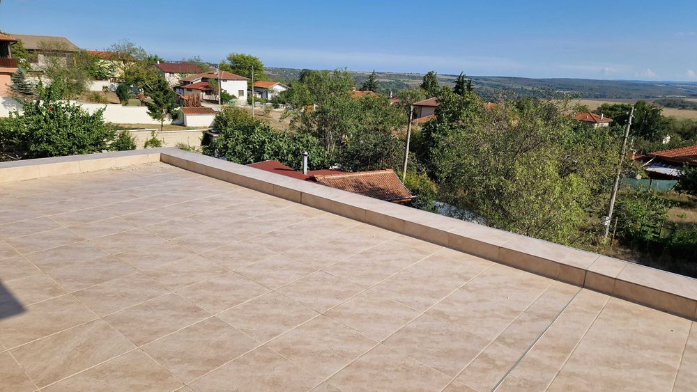 Продава се Къща в с. Здравец, Област Варна - 510 кв.м за 410 €/кв.м - Снимка #11