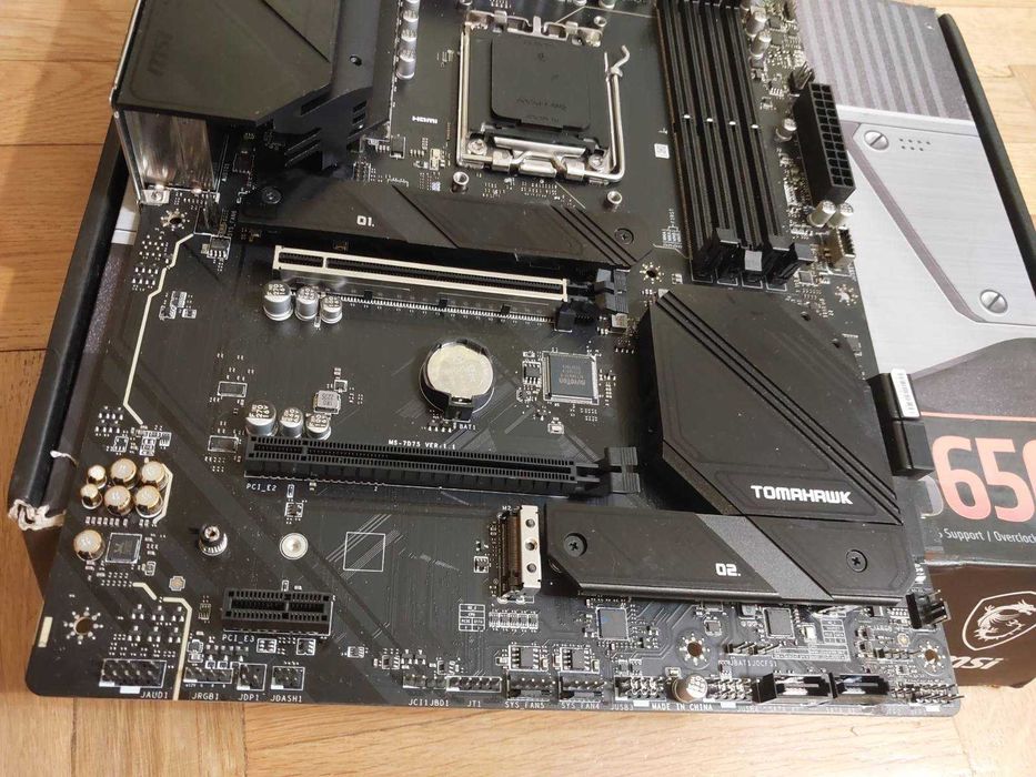 AMD Ryzen 5 7600X3D + MSI MAG B650 Tomahawk Wi-Fi