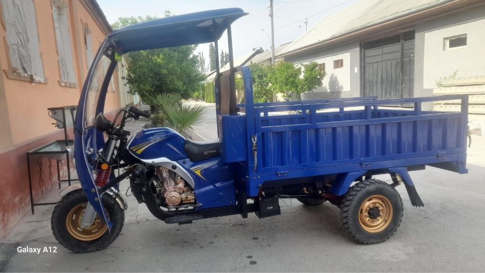 MOTO LOCHIN zudlik bilan sotiladi xolati alo !!!