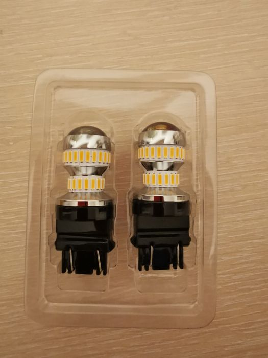 Auxito LED крушки T25/P27W