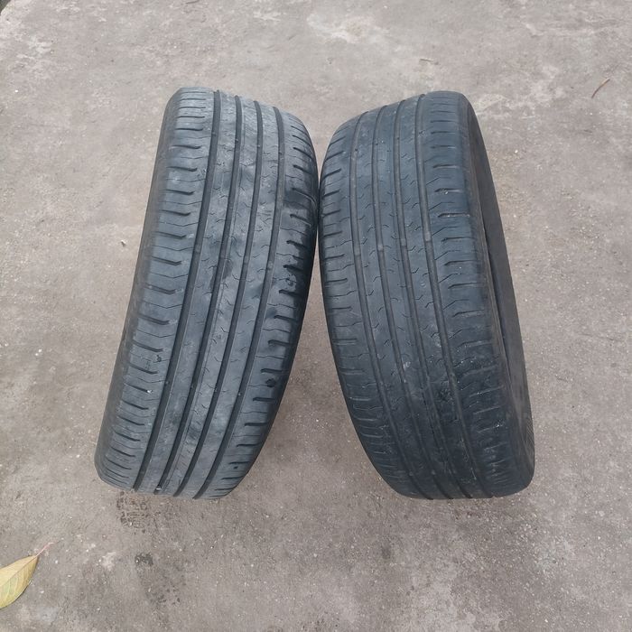 De vânzare 2 anvelope de vară!