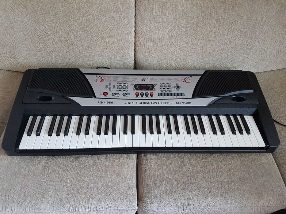 синтезатор MK-980 (61 клавиша)