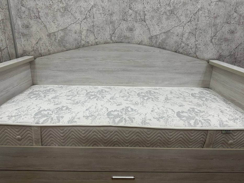 Двухместная кровать