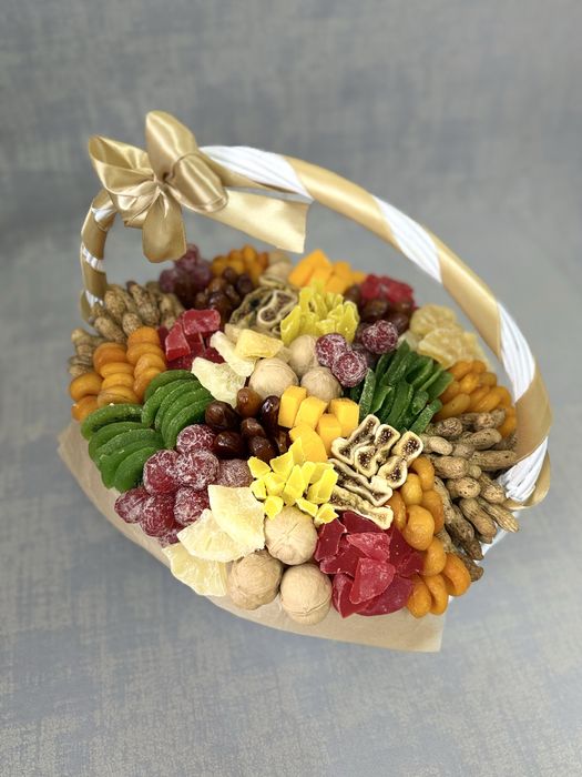 Корзины и букеты из сухофруктов. У нас приемлемые цены!