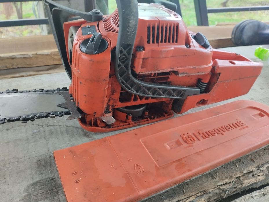 Husqvarna 236 puțin folosita
