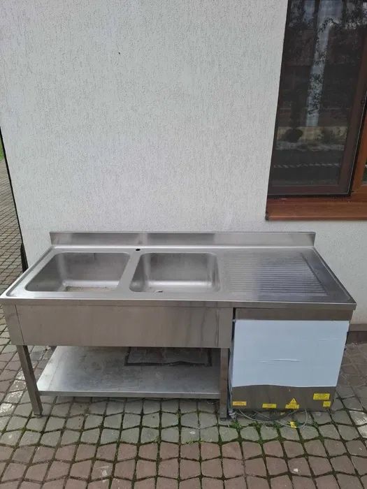 Mese de inox / mobilier inox / hote de inox
