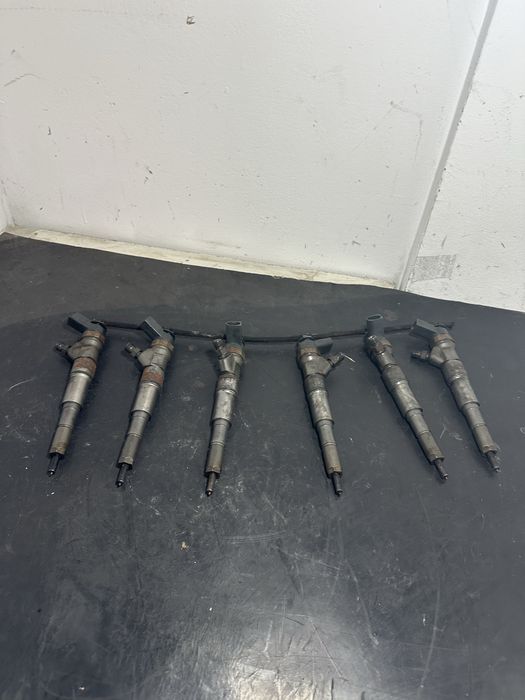 Injector injectoare BMW Seria 5 E60 E61 525d 177cp 2.5 diesel 7794652