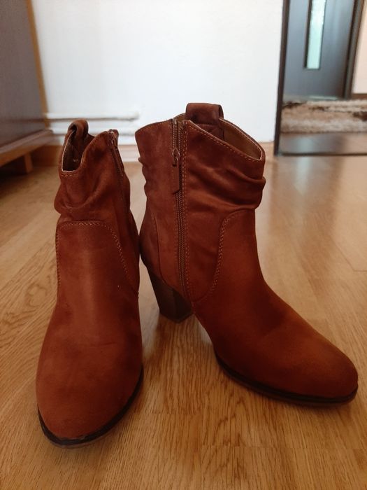 Ghete dama, piele întoarsă,