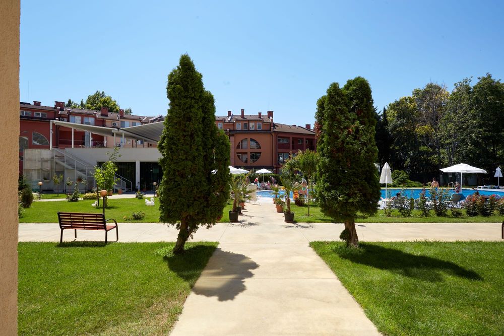 Дава се под наем Тристаен апартамент в с. Равда, Област Бургас - 130 кв.м за 2295 € - Снимка #17