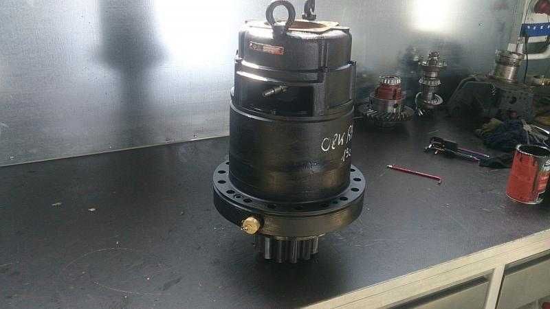 reductor rotire excavator pe roti o&k rh6