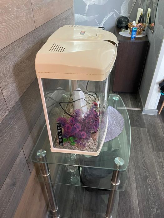 Аквариум  на 40  литр.